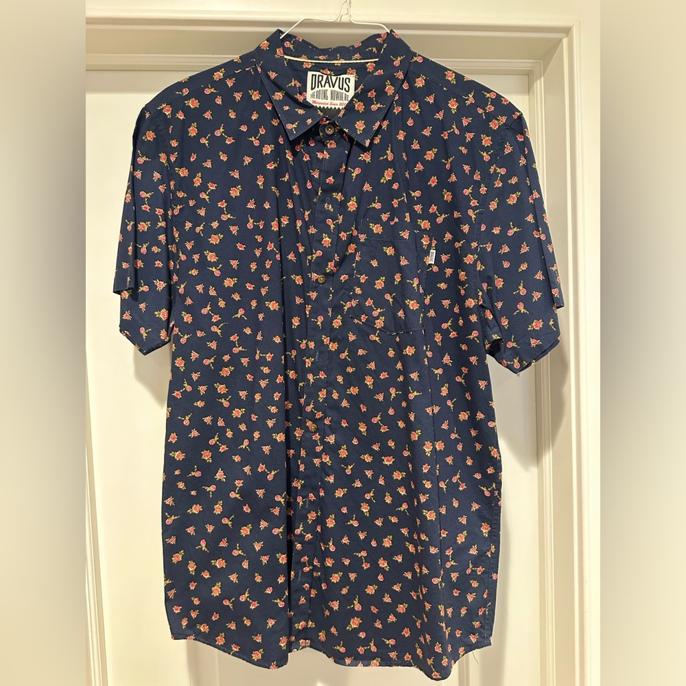 Men’s XL short sleeve button down